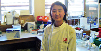 Jin Li in the lab