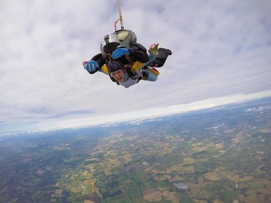 Amy Elvidge skydiving